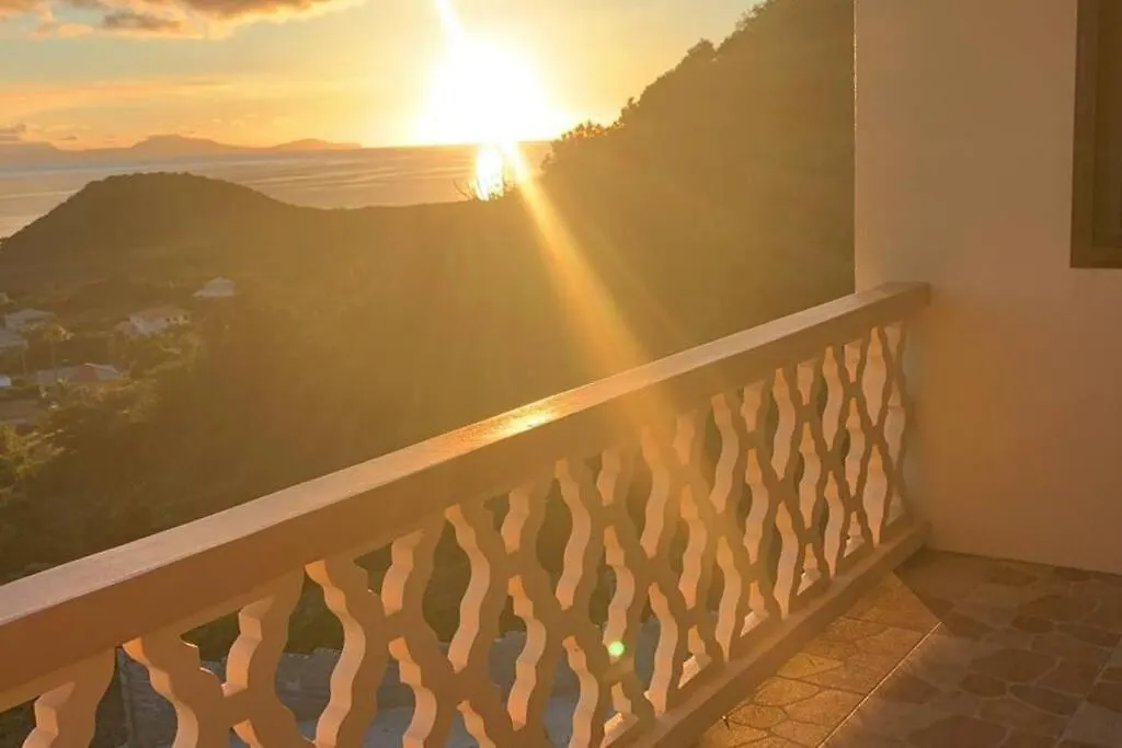 The Pearl - Spacious Air Conditioned 3Bd, 2Bth Villa With Gorgeous Views Old Road