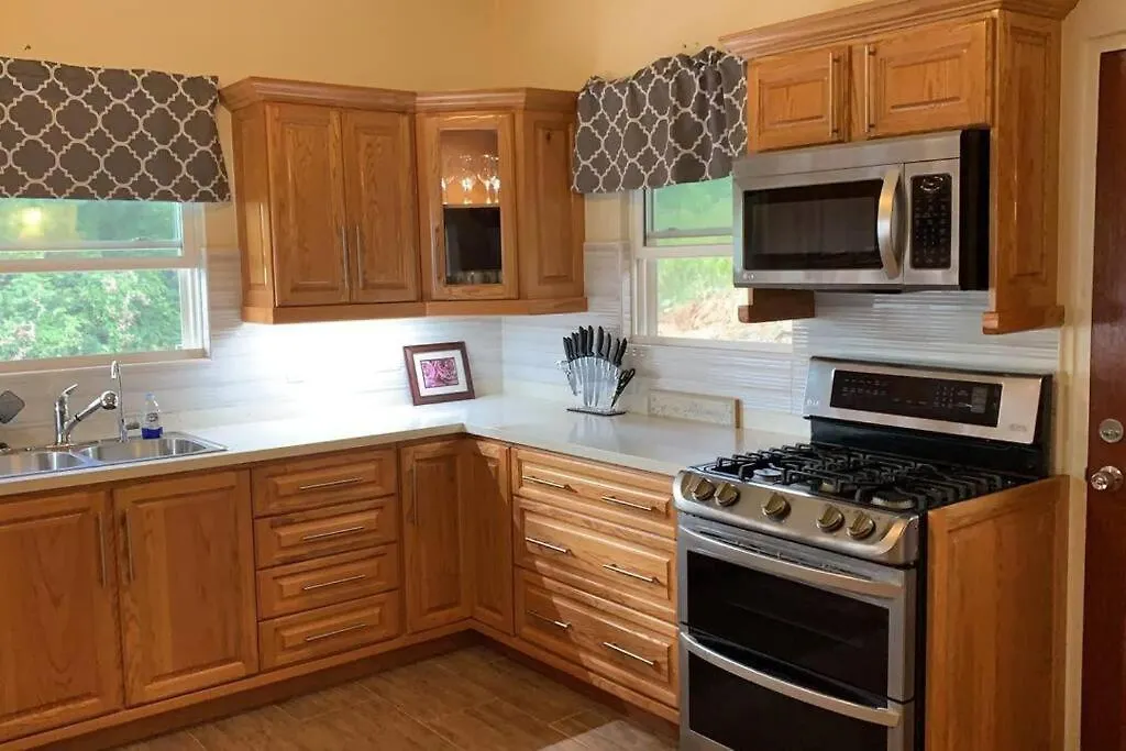 The Pearl - Spacious Air Conditioned 3Bd, 2Bth Villa With Gorgeous Views Old Road