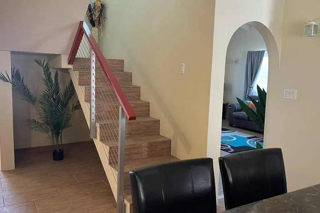 The Pearl - Spacious Air Conditioned 3Bd, 2Bth Villa With Gorgeous Views Old Road